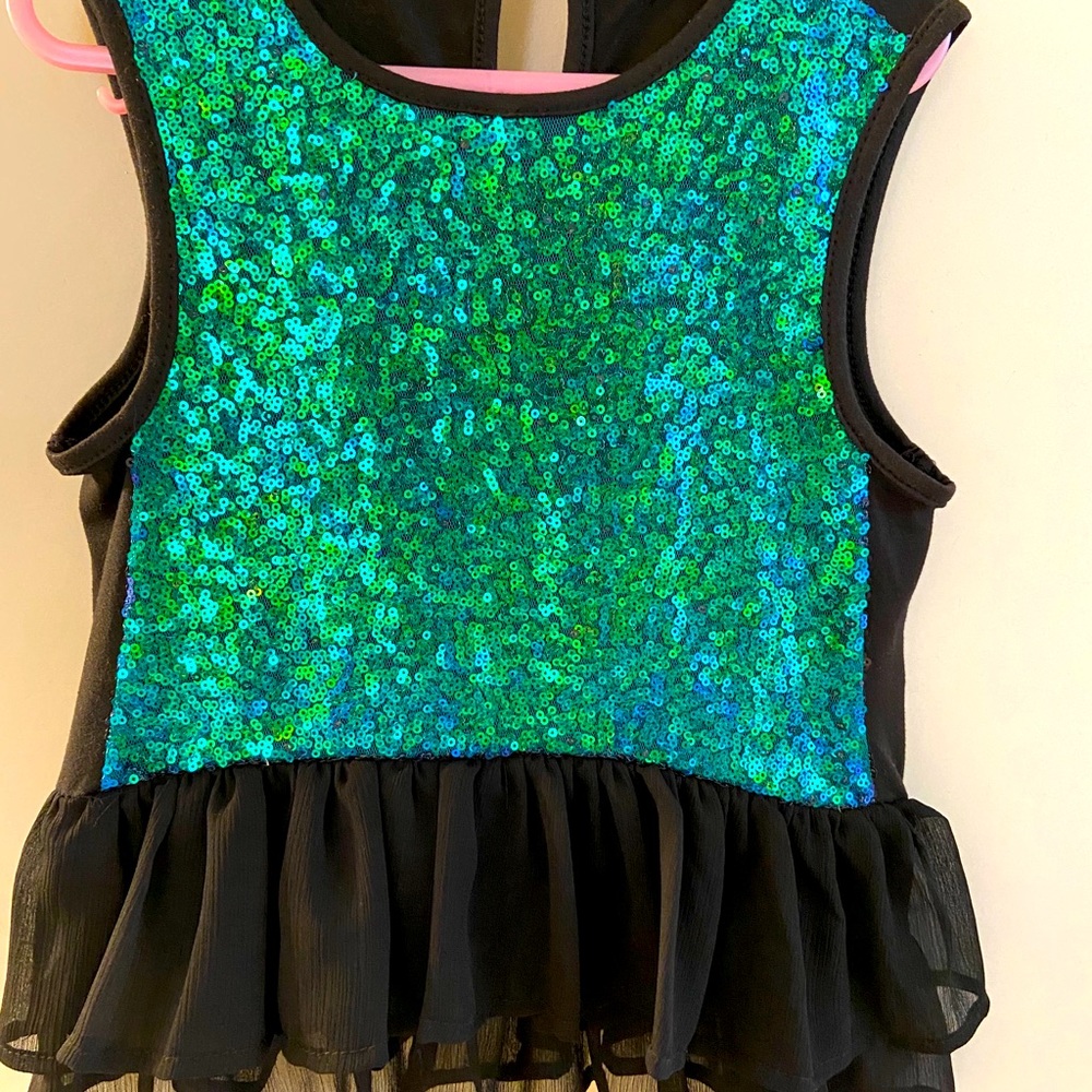DSigned XS6 Ariel Green Top with ruffles